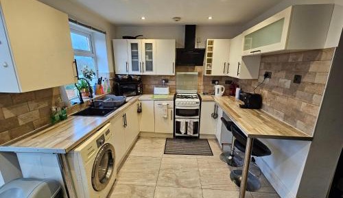 Basic Triple Room with Shared Bathroom