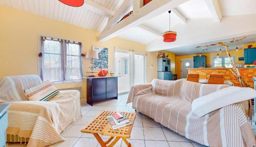 Three-Bedroom Holiday Home 