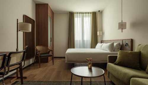 King Studio with Sofa Bed