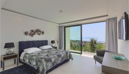 Four-Bedroom Holiday Home