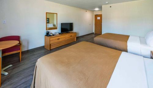 Standard Queen Room with Two Queen Beds - Non-Smoking