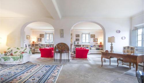 Five-Bedroom Holiday Home