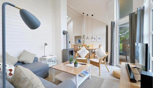 Three-Bedroom Holiday Home 