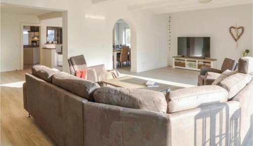 Five-Bedroom Holiday Home