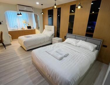 Family Two-Bedroom Apartment with View