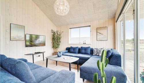 Six-Bedroom Holiday Home