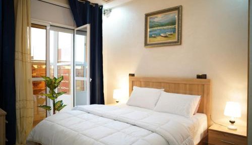 Two-Bedroom Deluxe Apartment with Balcony