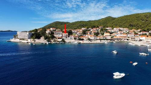 Four-Bedroom Apartment with Terrace and Sea View