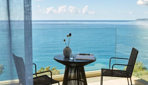 Family Room Sea View (2 adults & 2 Children)