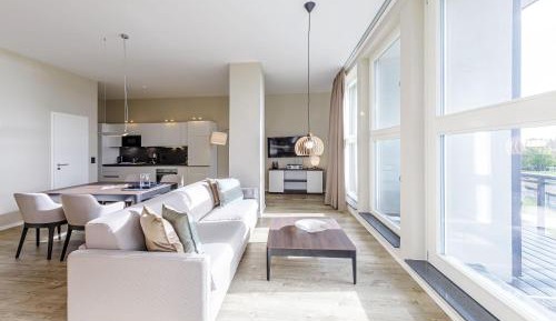 Apartment with Lake View