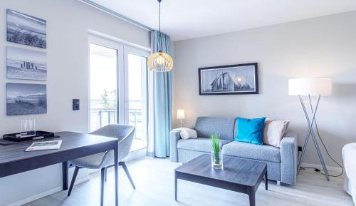 Apartment with Lake View