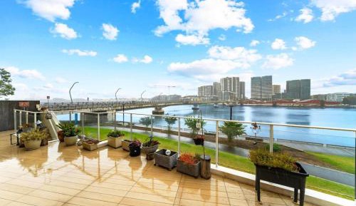 Two-Bedroom Apartment with Water View