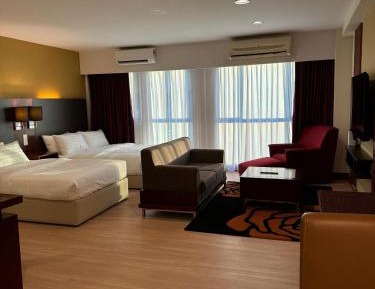 Triple Room with City View