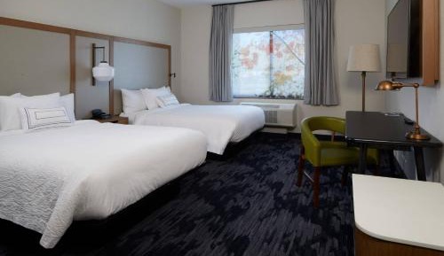 Queen Room with Two Queen Beds - Hearing Accessible