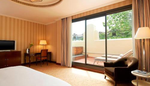Superior King Room with Whirlpool	