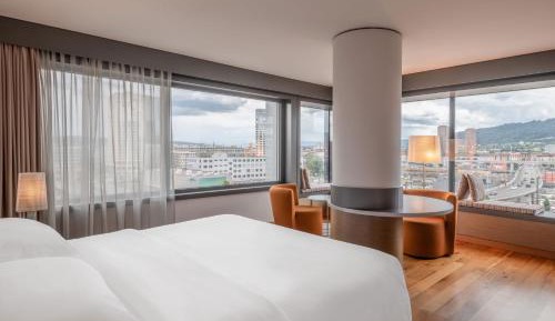 Junior Suite with Club Lounge Access