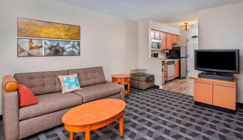 Two-Bedroom Suite with Two Queen Beds and Sofa Bed