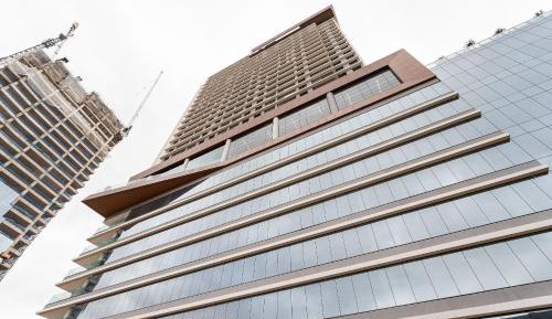 Deluxe One-Bedroom Apartment