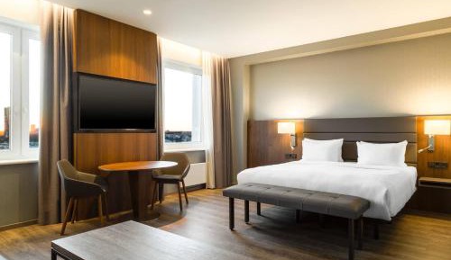 Executive, Guest room, 1 King, Sofa bed