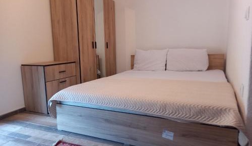 Deluxe Double Room (2 Adults + 1 Child)