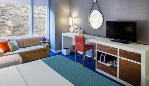 Deluxe King Room