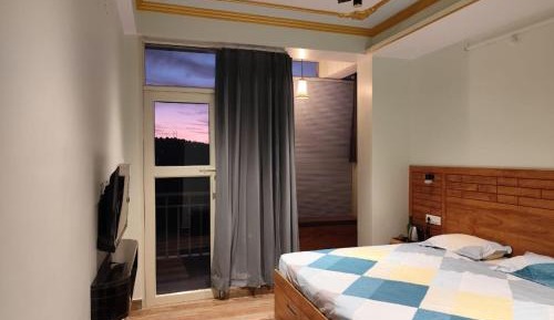 Deluxe Double Room with Balcony