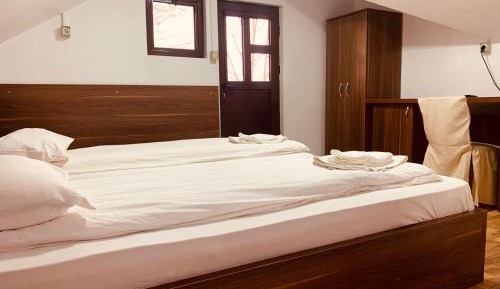 Twin Room with Private Bathroom