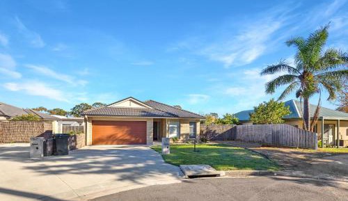 Three-Bedroom Holiday Home 