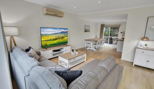 Three-Bedroom Holiday Home 
