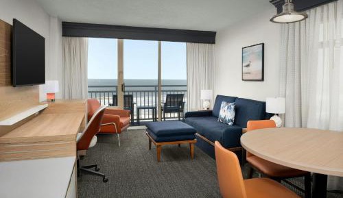 One-Bedroom King Suite - Oceanfront