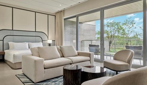Hill Studio Suite Garden View King