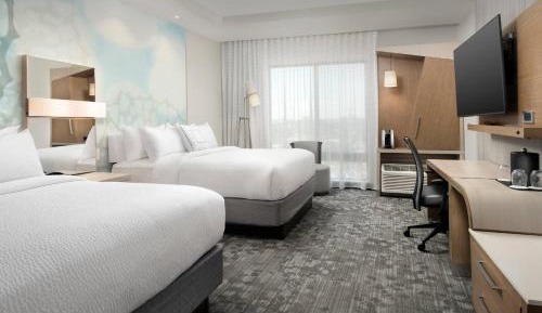 Guest room, 2 Queen, City view