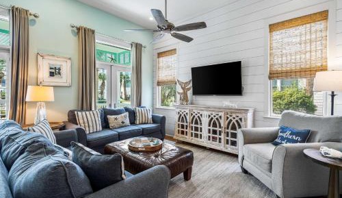 Three-Bedroom Holiday Home 