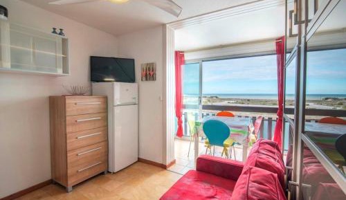 One-Bedroom Apartment with Sea View