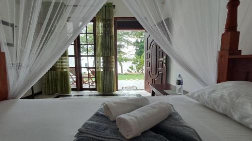 Deluxe Double Room with Balcony and Sea View
