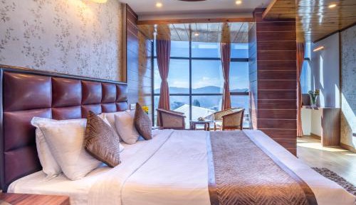 Double Deluxe Room with 10% discount on soft beverages at J4 Café