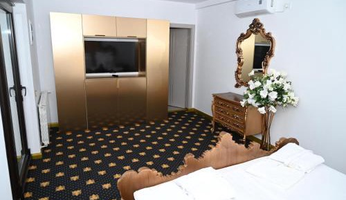 Standard King Room