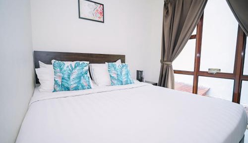 Deluxe Queen Room