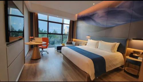 Deluxe Room (2 Adults + 1 Child)