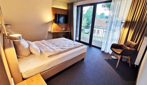 Queen Room with Balcony