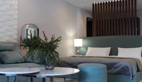Suite with Mountain View
