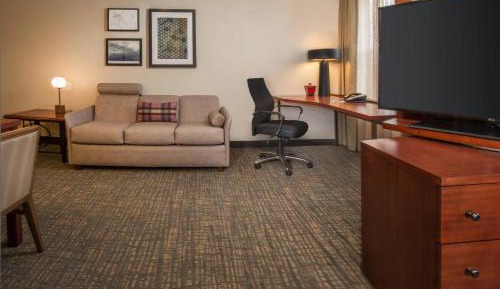 King Studio with Sofa Bed