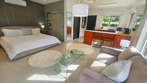 Junior Suite with Garden View