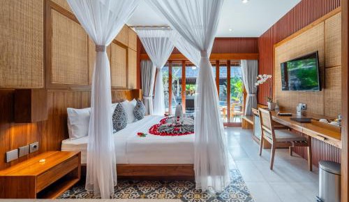 Superior Room with Pool View