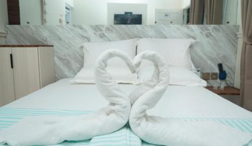 Standard Double Room with Shared Bathroom
