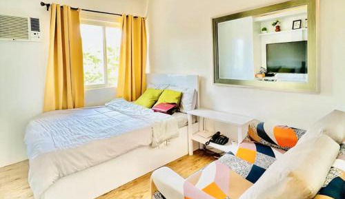 Studio Apartment with One Double Bed