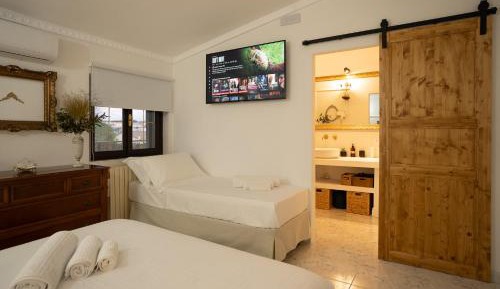 Standard Queen Room