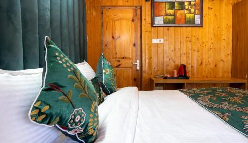 King Room with Mountain View