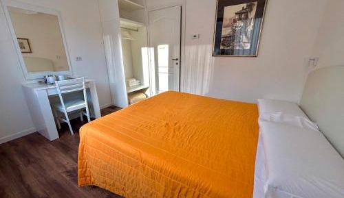 Standard Double Room with Shared Bathroom