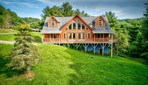 Four-Bedroom Holiday Home